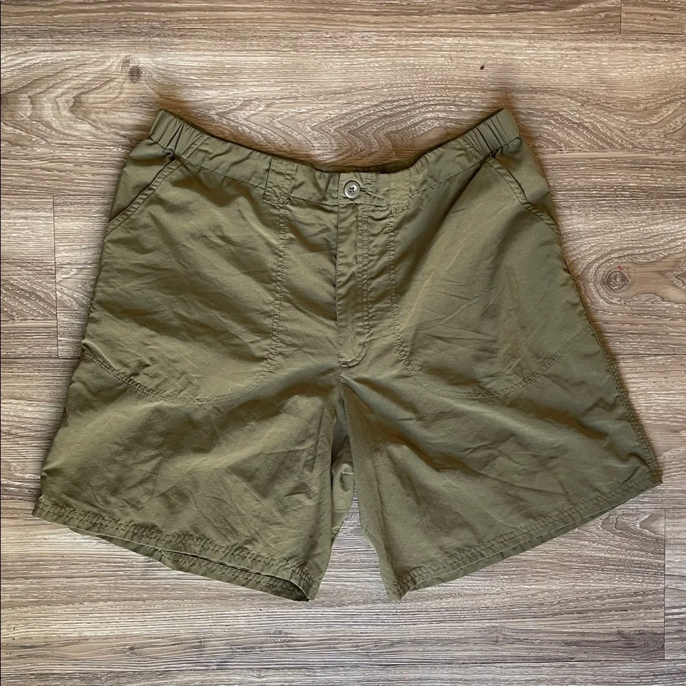 patagonia Men's Cargo Shorts in Olive